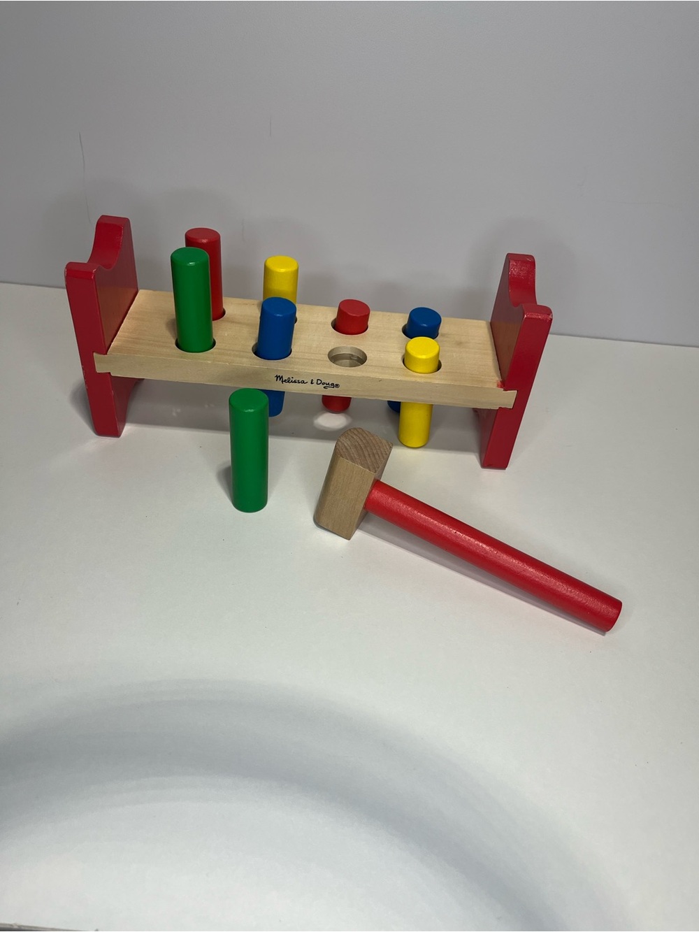 Melissa & Doug Wooden Pound a Peg Bench Toy - Red, Green, Blue, Yellow EUC